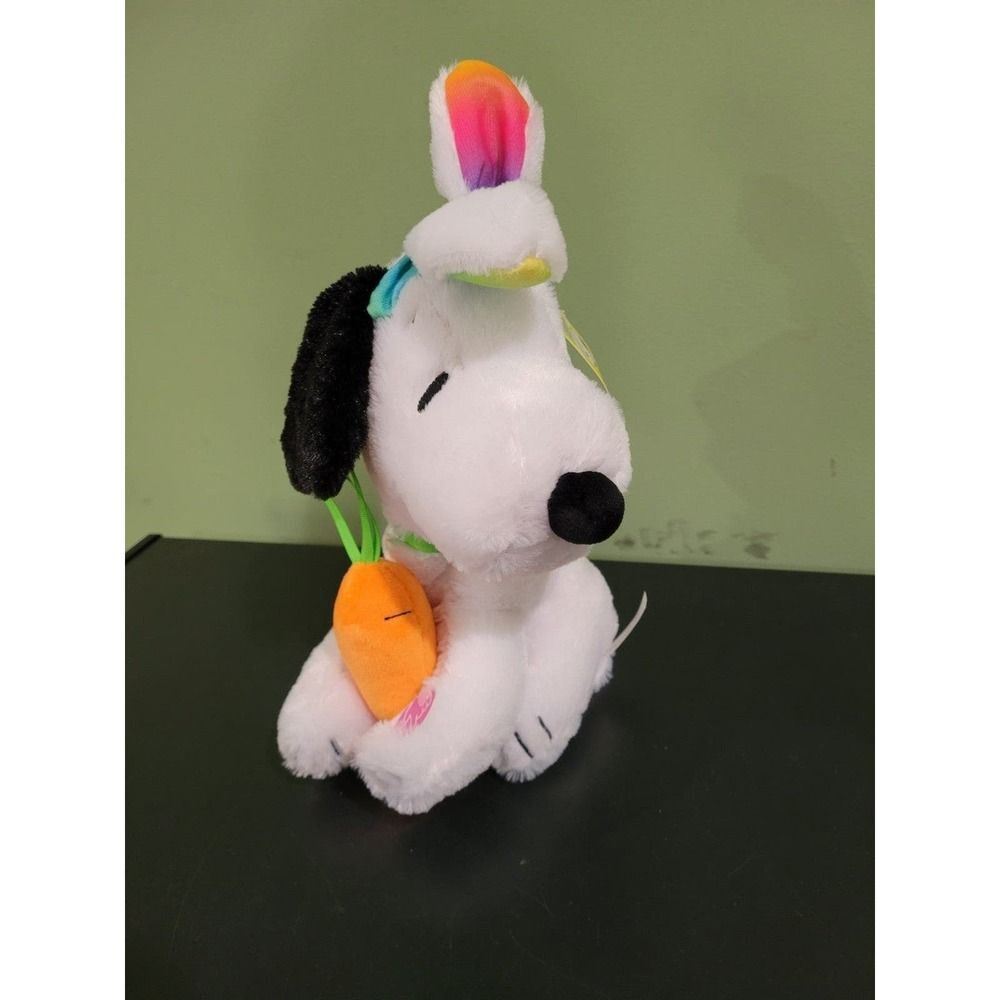 Peanuts Snoopy Plush Sings Dances Theme Dog Bunny Animated Jellybean easter